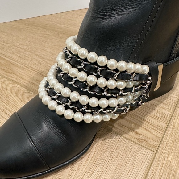 CHANEL Captoe Pearl Boots (35) - Picture 5 of 10
